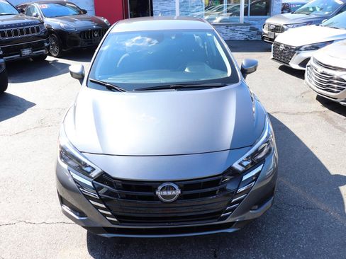 Used 2025 Nissan Versa SV FWD image 9
