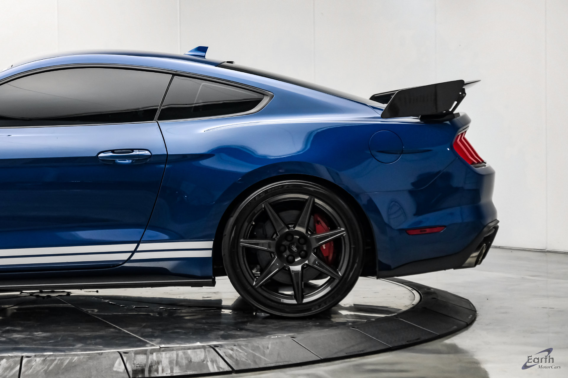 Used 2022 Ford Mustang Shelby GT500 w/ Carbon Fiber Track Pack RWD image 11