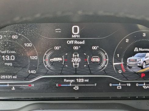 Used 2024 GMC Yukon XL Denali AWD/4WD image 31