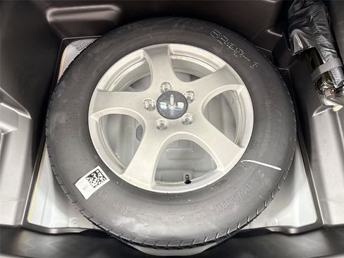 Used 2025 Jeep Grand Cherokee Limited RWD image 39