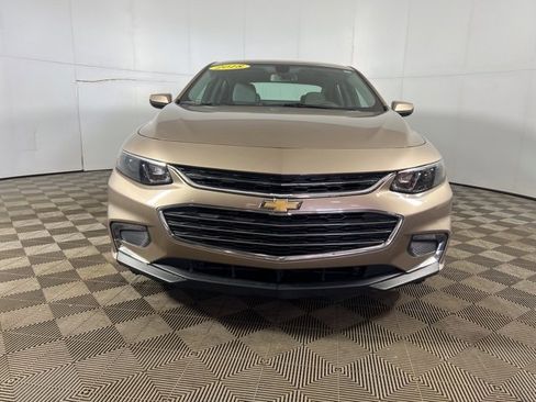 Used 2018 Chevrolet Malibu LT image 2