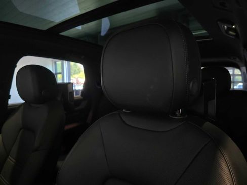 Used 2024 Porsche Cayenne image 24