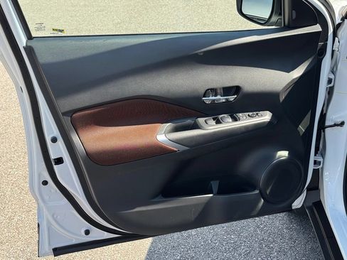 Used 2024 Nissan Kicks SR FWD image 25