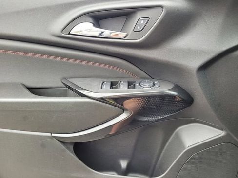 Used 2024 Chevrolet Trax RS w/ Sunroof Package image 28