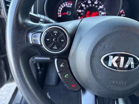 Used 2017 Kia Soul + FWD image 32