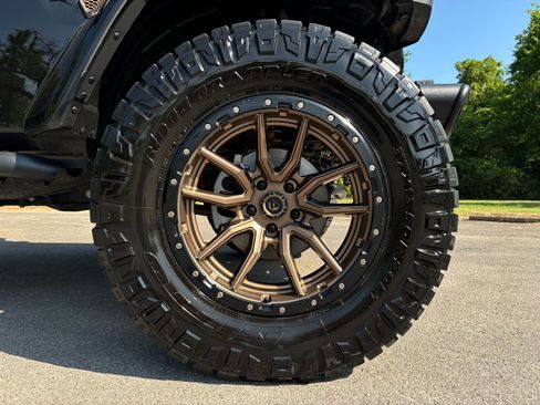 Used 2024 Jeep Wrangler Unlimited Rubicon w/ Technology Group AWD/4WD image 13