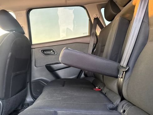 Used 2023 Nissan Rogue S FWD image 35