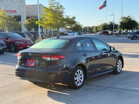 Used 2024 Toyota Corolla LE FWD image 5