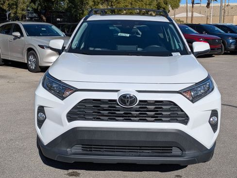 Used 2020 Toyota RAV4 XLE Premium image 8