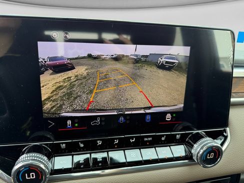 New 2026 GMC Canyon Denali w/ LPO, Denali Black Edition AWD/4WD image 27