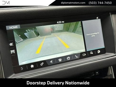 Used 2018 Jaguar XF S RWD image 37