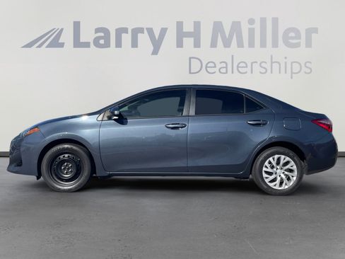 Used 2017 Toyota Corolla LE image 2