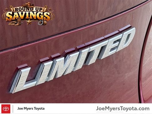 Used 2024 Toyota Venza Limited image 11