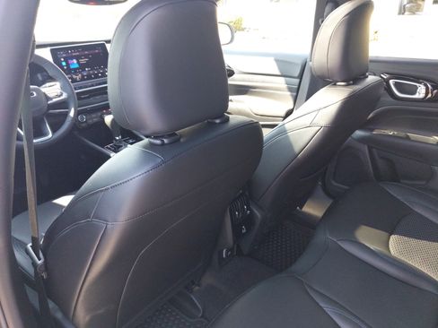 New 2025 Jeep Compass Latitude w/ Sun & Sound Group image 16