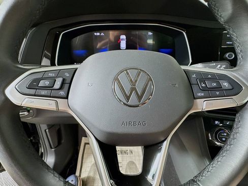Used 2024 Volkswagen Jetta SE FWD image 12