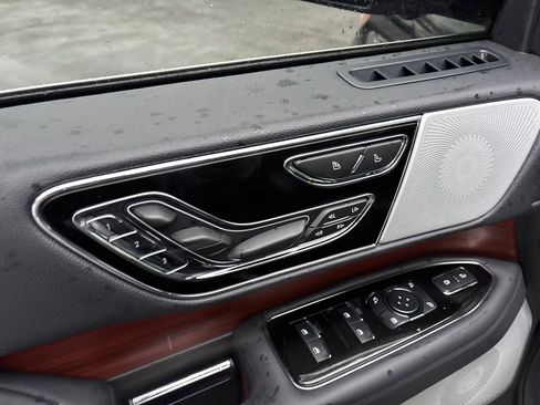 Certified 2024 Lincoln Navigator Reserve image 12