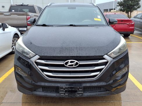 Used 2017 Hyundai Tucson SE Plus w/ Cargo Package FWD image 2