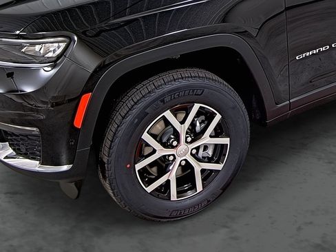 New 2025 Jeep Grand Cherokee L Limited image 7