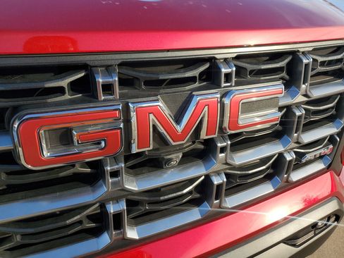 Used 2025 GMC Canyon AT4 w/ Technology Plus Package image 38