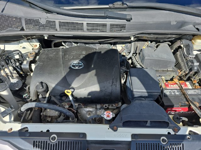 Used 2017 Toyota Sienna XLE FWD image 34