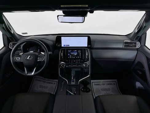 Used 2025 Lexus LX 700h Overtrail image 12