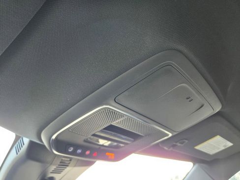 Used 2025 Chevrolet Traverse RS image 14