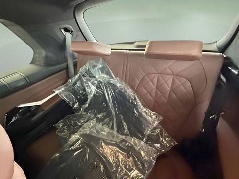 Used 2026 BMW X7 xDrive40i w/ M Sport Package image 24