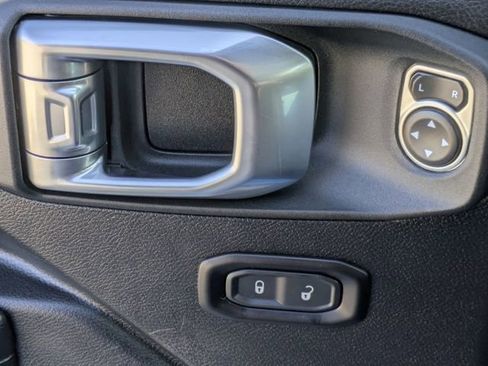 Used 2022 Jeep Gladiator Sport image 24