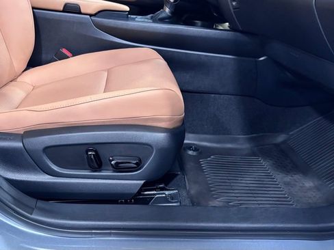 Used 2023 Lexus UX 250h AWD w/ Accessory Package (Z2) image 18