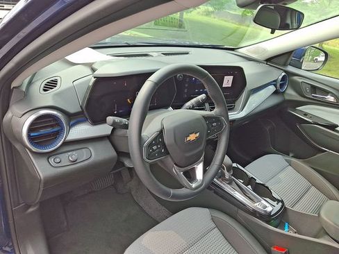 Certified 2024 Chevrolet Trax LT w/ Driver Confidence Package FWD image 10