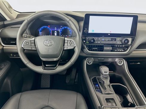 Certified 2026 Toyota Grand Highlander AWD image 23