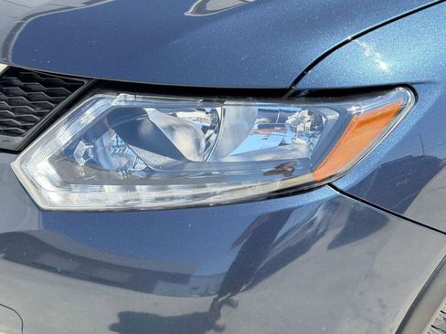 Used 2016 Nissan Rogue SV image 25