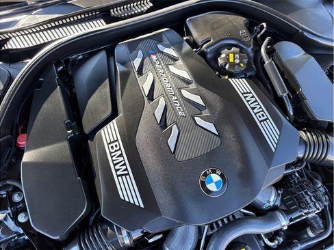 Used 2020 BMW M550i xDrive w/ Executive Package image 60