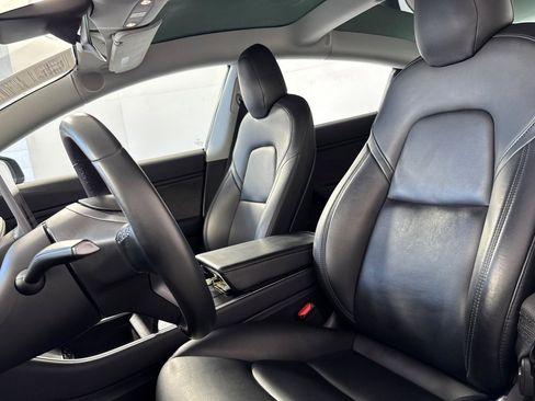 Used 2018 Tesla Model 3 Mid Range image 19