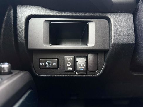 Used 2017 Toyota Tacoma TRD Off-Road image 14