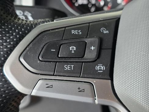 Used 2021 Volkswagen Atlas Cross Sport SE w/ Panoramic Sunroof Package FWD image 26