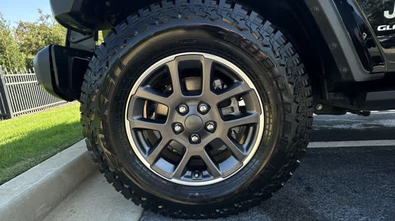 Used 2020 Jeep Gladiator Overland AWD/4WD image 22