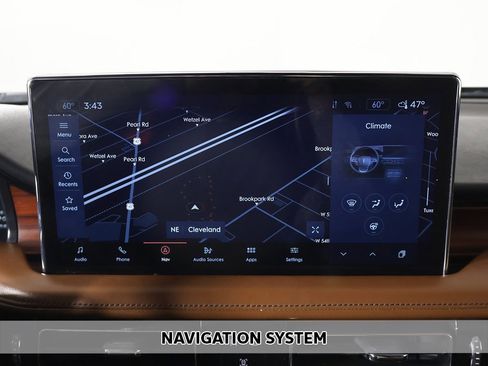 Used 2021 Lincoln Nautilus Reserve w/ Monochromatic Package image 3