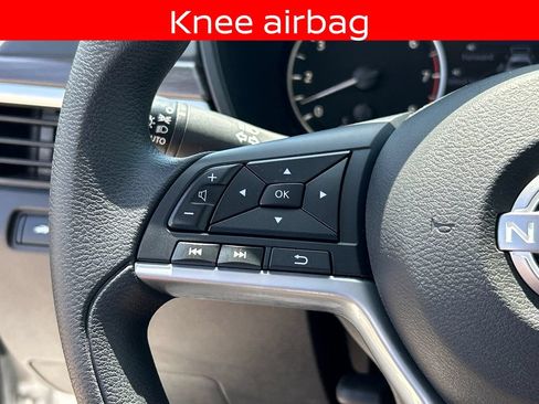 Used 2025 Nissan Altima 2.5 SV FWD image 25