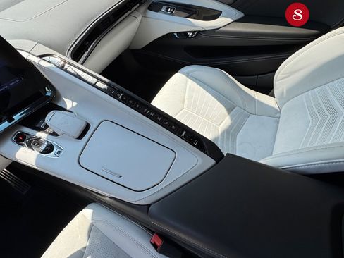 Used 2024 Chevrolet Corvette E-Ray w/ Stealth Interior Trim Package AWD/4WD image 18