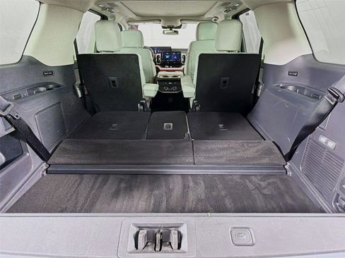 Used 2025 Ford Expedition Platinum w/ Platinum Ultimate Package AWD/4WD image 28