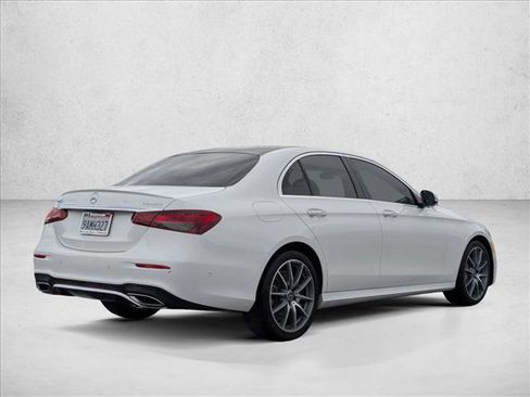 Used 2022 Mercedes-Benz E 450 4MATIC Sedan image 5