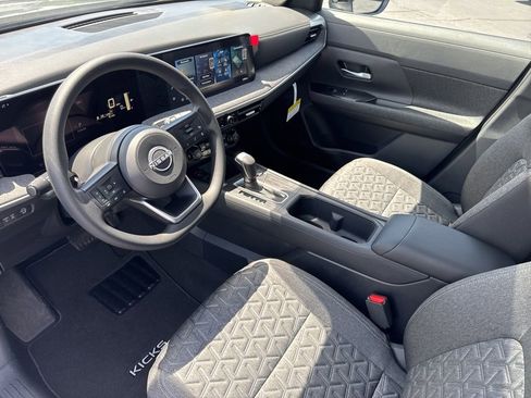 New 2026 Nissan Kicks SV w/ SV Premium Package FWD image 10