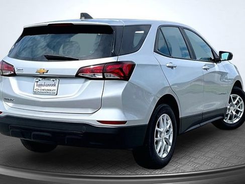 Used 2022 Chevrolet Equinox LS FWD image 6