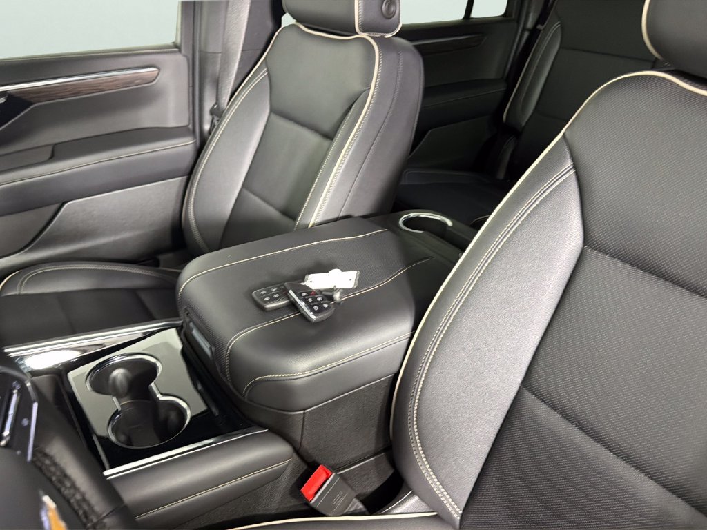 Certified 2025 Chevrolet Suburban Premier RWD image 26