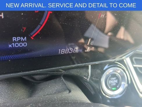 Certified 2024 Chevrolet Trax RS w/ Sunroof Package FWD image 2