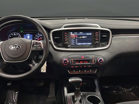 Used 2019 Kia Sorento S AWD/4WD image 11