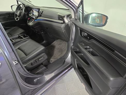 Used 2023 Honda Odyssey Touring image 12