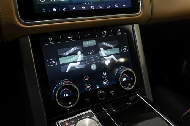 Used 2019 Land Rover Range Rover SV Autobiography Dynamic AWD/4WD image 26