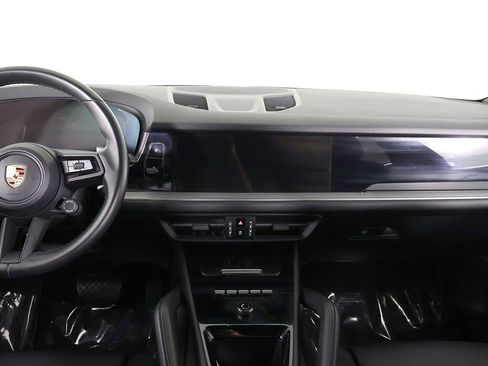 Used 2024 Porsche Cayenne AWD/4WD image 41